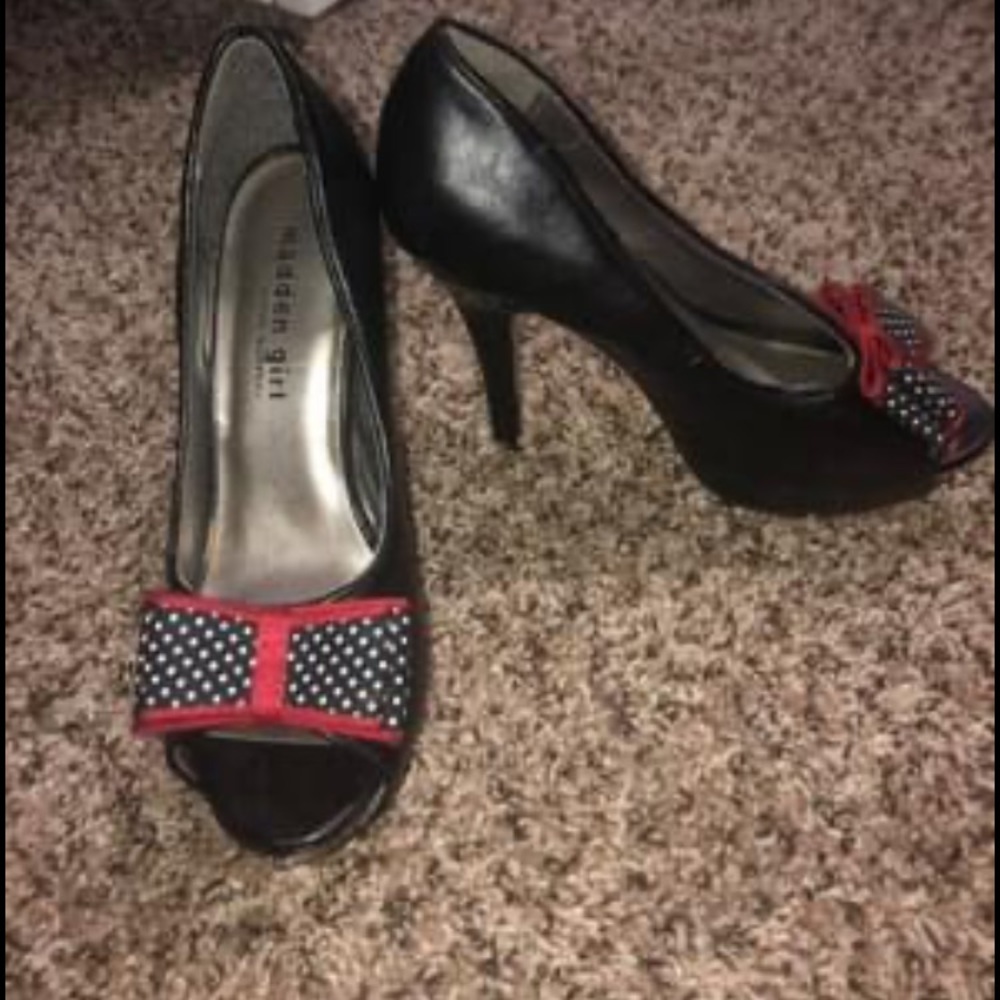 Heels - Picture 2 of 2